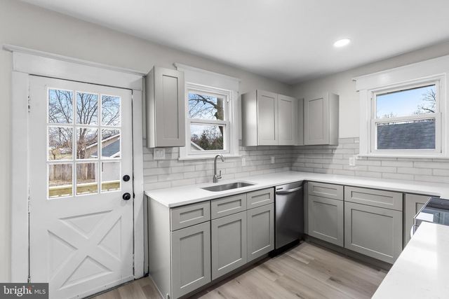 516 HUNTINGTON AVE, Glendora, NJ 08029