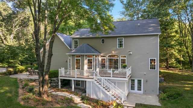 6039 Back Forty Drive, Belmont, MI 49306