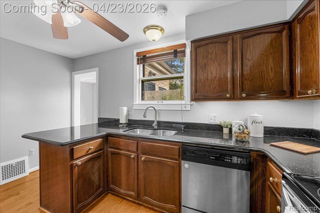 685 W Bethune Street, Detroit, MI 48202