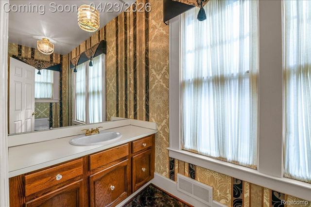 685 W Bethune Street, Detroit, MI 48202