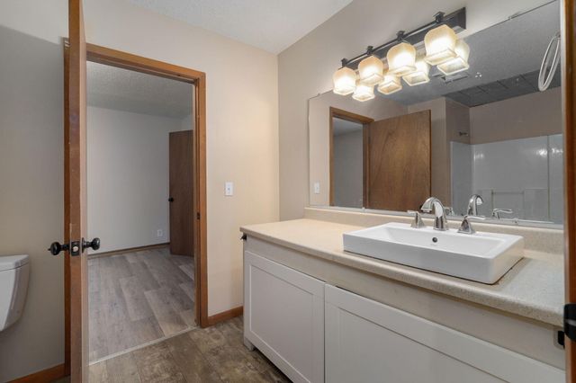 1038 S Stewart Avenue, Springfield, MO 65804