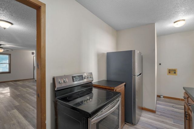 1038 S Stewart Avenue, Springfield, MO 65804