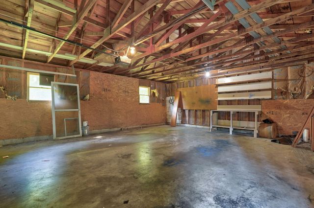 1038 S Stewart Avenue, Springfield, MO 65804