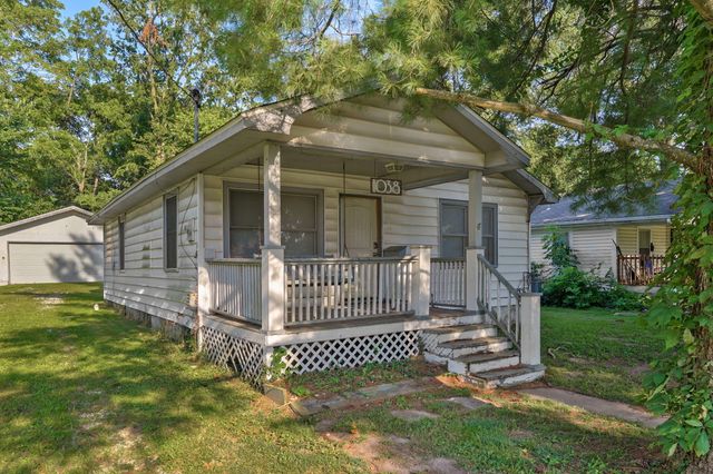 1038 S Stewart Avenue, Springfield, MO 65804
