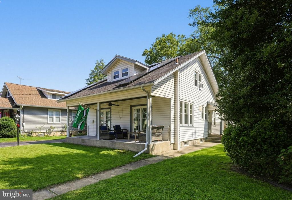 112 PEAR STREET, PALMYRA, NJ 08065 — exterior