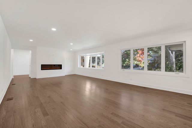 6444 N Knox Avenue, Lincolnwood, IL 60712