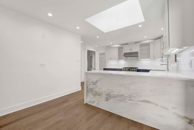 6444 N Knox Avenue, Lincolnwood, IL 60712