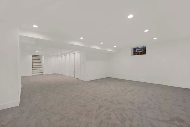 6444 N Knox Avenue, Lincolnwood, IL 60712