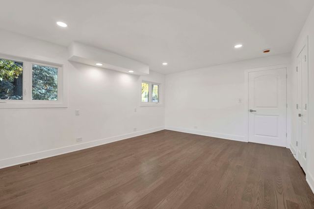 6444 N Knox Avenue, Lincolnwood, IL 60712