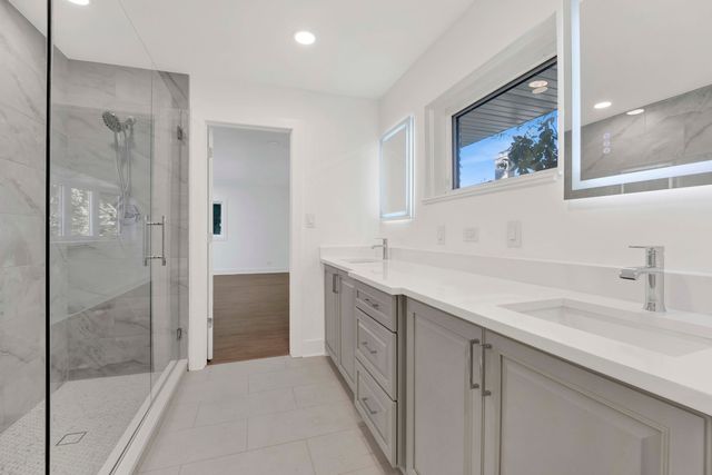 6444 N Knox Avenue, Lincolnwood, IL 60712