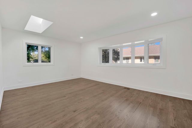 6444 N Knox Avenue, Lincolnwood, IL 60712