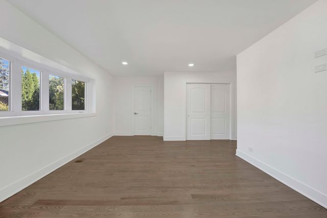 6444 N Knox Avenue, Lincolnwood, IL 60712