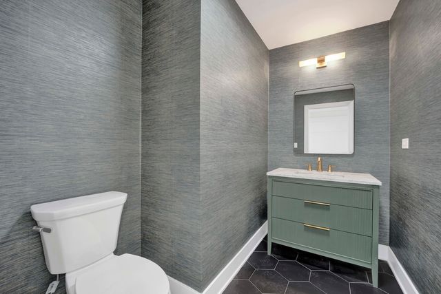 6444 N Knox Avenue, Lincolnwood, IL 60712