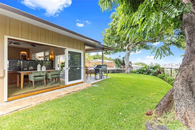 2055 Alihilani Place, Honolulu, HI 96822