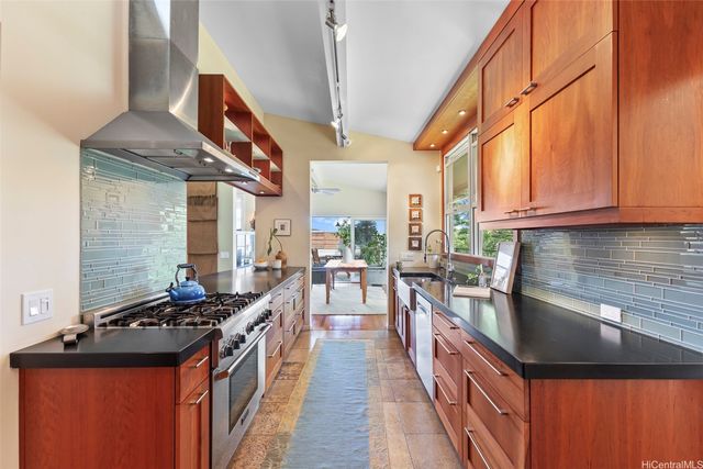 2055 Alihilani Place, Honolulu, HI 96822