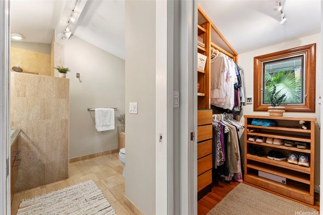 2055 Alihilani Place, Honolulu, HI 96822