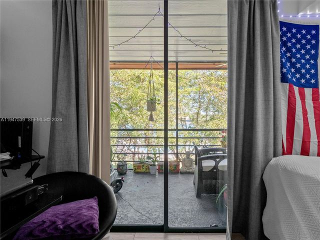 671 NE 195th St 329E, Miami, FL 33179