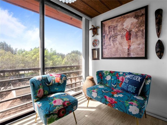 671 NE 195th St 329E, Miami, FL 33179