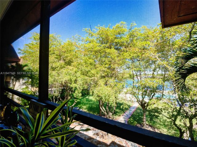 671 NE 195th St 329E, Miami, FL 33179