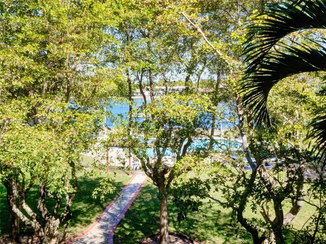 671 NE 195th St 329E, Miami, FL 33179