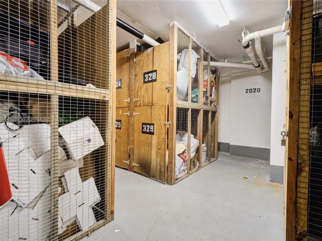 671 NE 195th St 329E, Miami, FL 33179