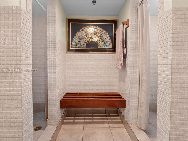 671 NE 195th St 329E, Miami, FL 33179