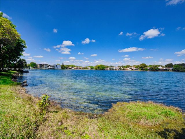 671 NE 195th St 329E, Miami, FL 33179