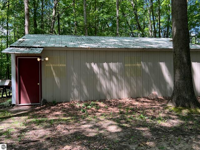 4463 W Grass Lake Road, Lake, MI 48632