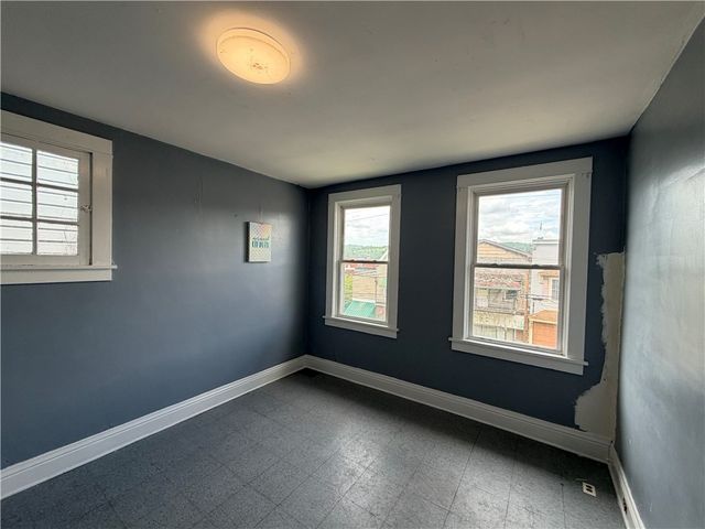 537 Thompson, Donora, PA 15033