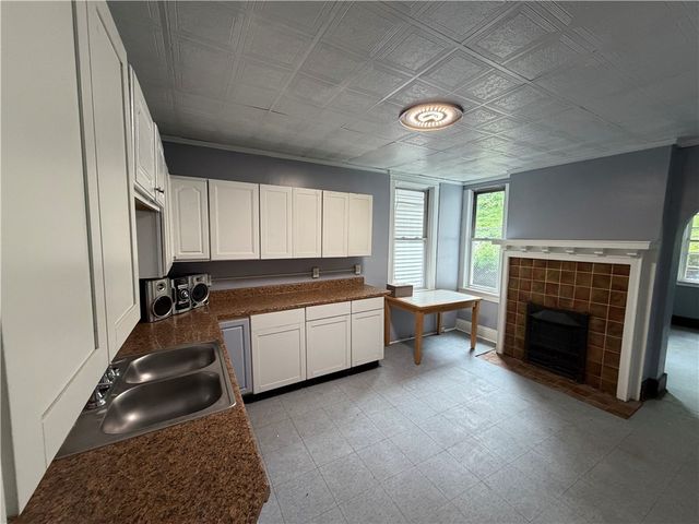 537 Thompson, Donora, PA 15033
