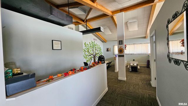 410 E ELM Street, Canton, IL 61520