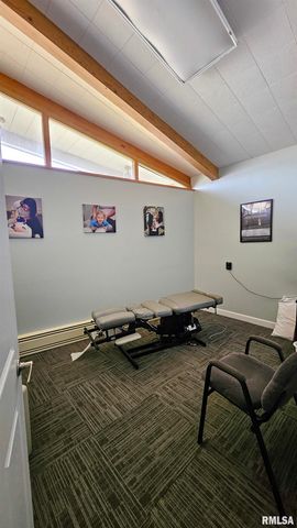 410 E ELM Street, Canton, IL 61520