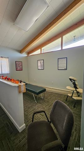 410 E ELM Street, Canton, IL 61520