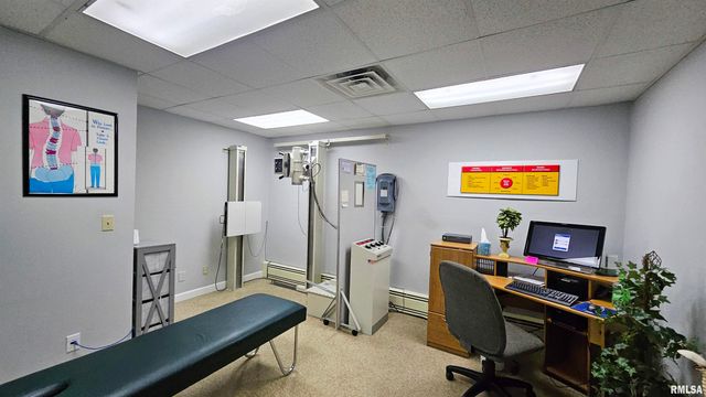 410 E ELM Street, Canton, IL 61520