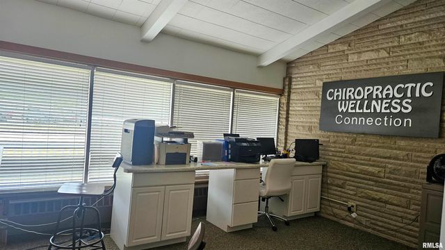 410 E ELM Street, Canton, IL 61520