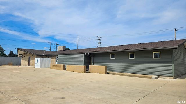 410 E ELM Street, Canton, IL 61520