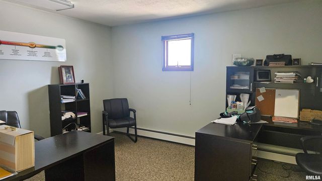 410 E ELM Street, Canton, IL 61520