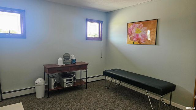 410 E ELM Street, Canton, IL 61520