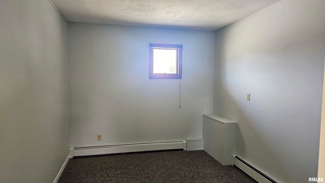 410 E ELM Street, Canton, IL 61520