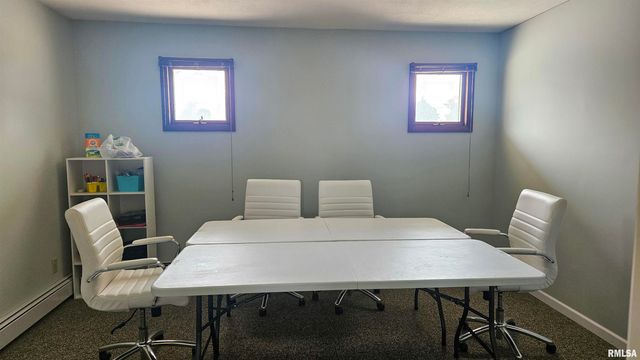 410 E ELM Street, Canton, IL 61520