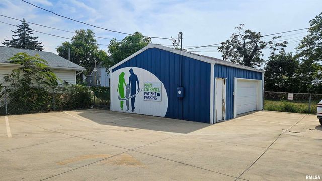 410 E ELM Street, Canton, IL 61520