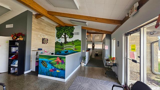 410 E ELM Street, Canton, IL 61520