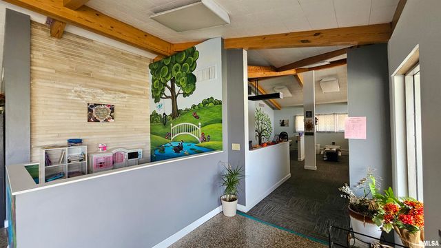 410 E ELM Street, Canton, IL 61520