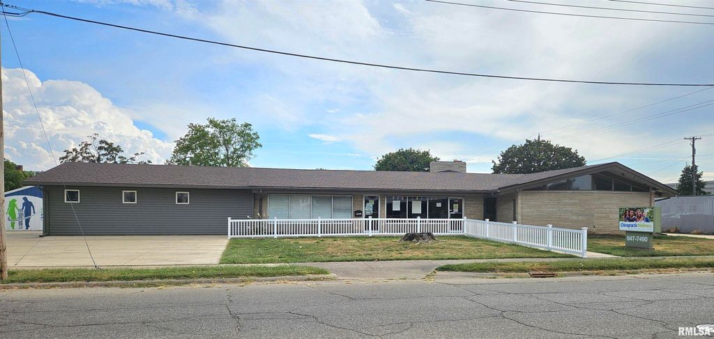 410 E ELM Street, Canton, IL 61520