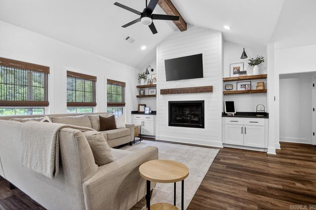 616 HIRAM Drive, Bauxite, AR 72011
