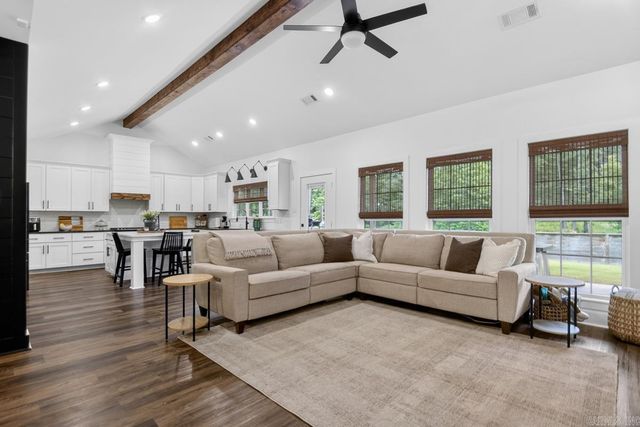 616 HIRAM Drive, Bauxite, AR 72011