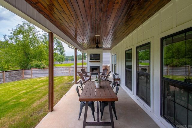 616 HIRAM Drive, Bauxite, AR 72011