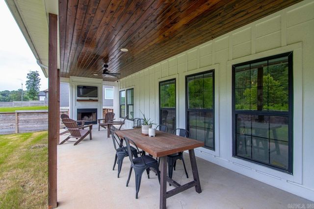 616 HIRAM Drive, Bauxite, AR 72011