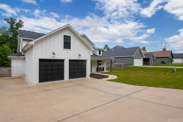 616 HIRAM Drive, Bauxite, AR 72011