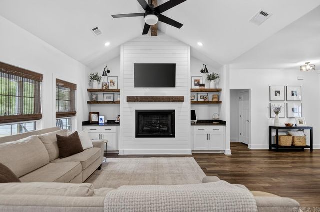 616 HIRAM Drive, Bauxite, AR 72011